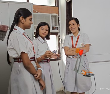 GPIS Class 8-B Students Create Innovative Cable Car Model